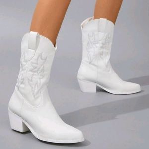 Embroidery detailed chunky heel Western cowboy boots